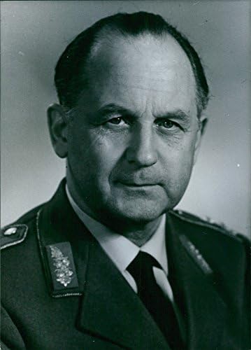 Teğmen General Heinz Trettner'ın Portresinin eski fotoğrafı, 1961.